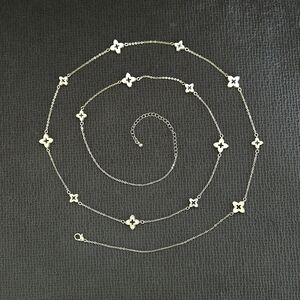 Song🎶 of Style Long Gold💛 Stationary Four4️⃣ Petal Flower🌸 Necklace - NWT